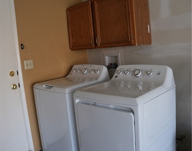 1571 Yellowwood Drive - Photo Thumbnail 17