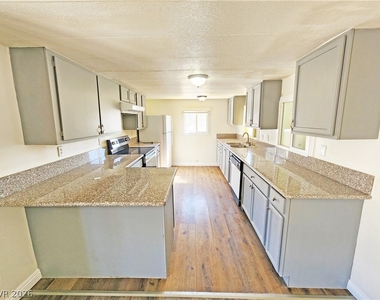 1080 W Windsong Lane - Photo Thumbnail 6