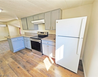 1080 W Windsong Lane - Photo Thumbnail 8