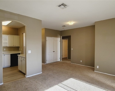 1900 N Torrey Pines Drive - Photo Thumbnail 3