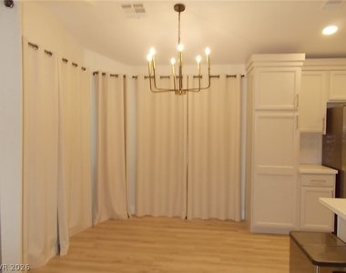 519 Crimson View Place - Photo Thumbnail 7