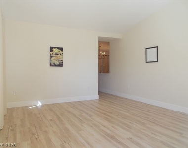 519 Crimson View Place - Photo Thumbnail 2