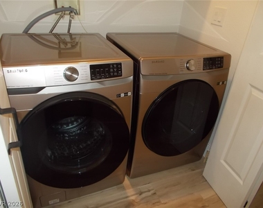 519 Crimson View Place - Photo Thumbnail 18