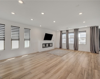 7760 Misty Oaks Avenue - Photo Thumbnail 32