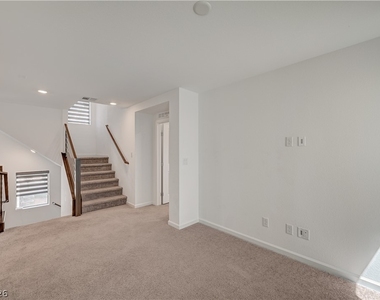 7760 Misty Oaks Avenue - Photo Thumbnail 14