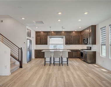 7760 Misty Oaks Avenue - Photo Thumbnail 34
