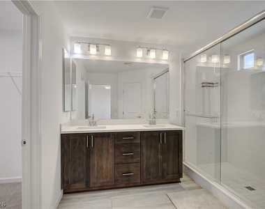 7760 Misty Oaks Avenue - Photo Thumbnail 20