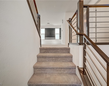 7760 Misty Oaks Avenue - Photo Thumbnail 6