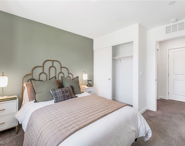 903 Rosy Starling Street - Photo Thumbnail 34