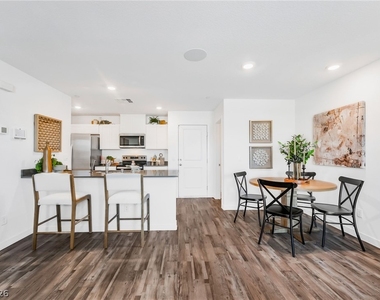 903 Rosy Starling Street - Photo Thumbnail 11