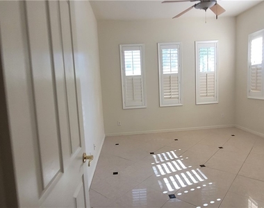 7728 Villa De La Paz Avenue - Photo Thumbnail 26