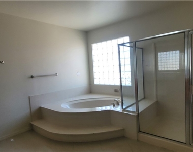 7728 Villa De La Paz Avenue - Photo Thumbnail 62