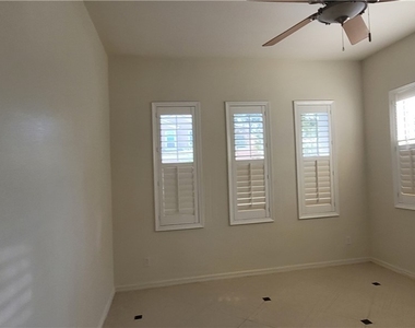 7728 Villa De La Paz Avenue - Photo Thumbnail 27