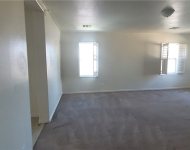 7728 Villa De La Paz Avenue - Photo Thumbnail 57