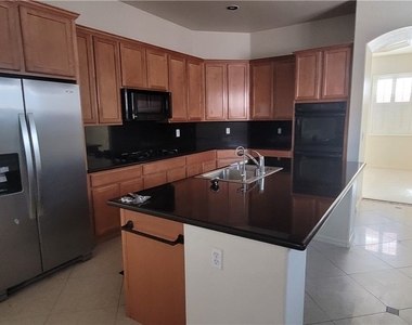 7728 Villa De La Paz Avenue - Photo Thumbnail 38