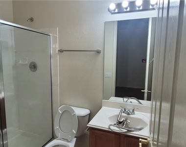 7728 Villa De La Paz Avenue - Photo Thumbnail 36