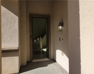 7728 Villa De La Paz Avenue - Photo Thumbnail 14