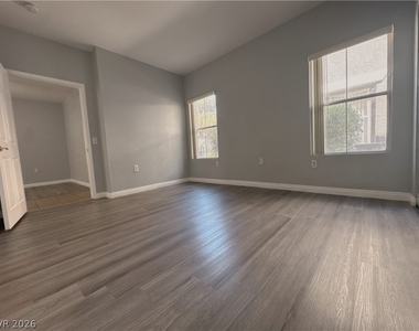 10245 S Maryland Parkway - Photo Thumbnail 6