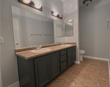 10245 S Maryland Parkway - Photo Thumbnail 10
