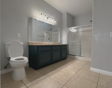 10245 S Maryland Parkway - Photo Thumbnail 7