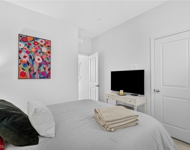 1583 Pacific Baza Street - Photo Thumbnail 10