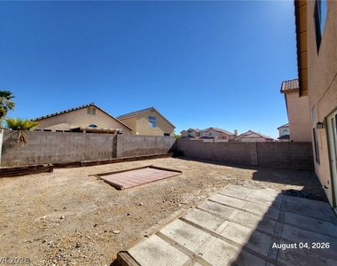 8236 W Rochelle Avenue - Photo Thumbnail 18