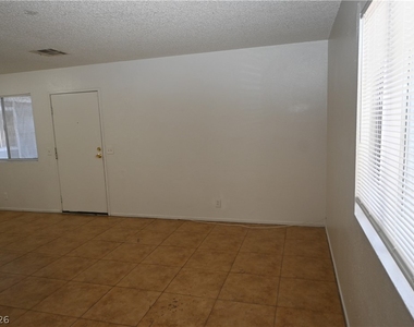 302 Eastminister Court - Photo Thumbnail 13