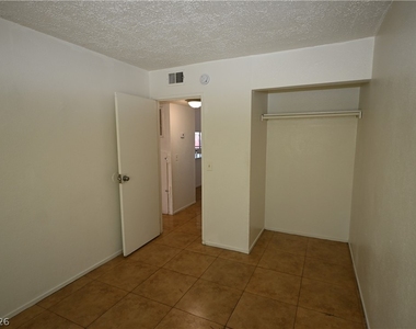 302 Eastminister Court - Photo Thumbnail 23