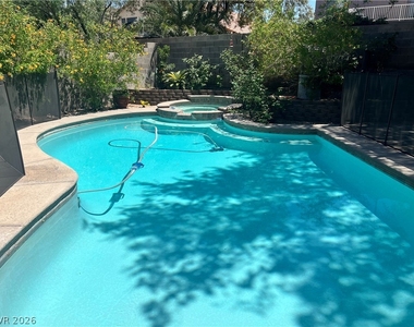 8225 Woodland Prairie Avenue - Photo Thumbnail 7