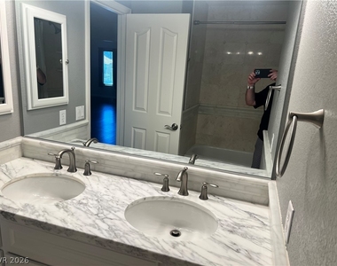 8225 Woodland Prairie Avenue - Photo Thumbnail 38