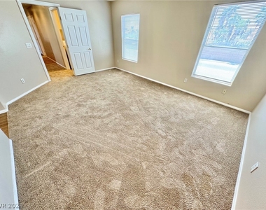 8121 Retriever Avenue - Photo Thumbnail 26
