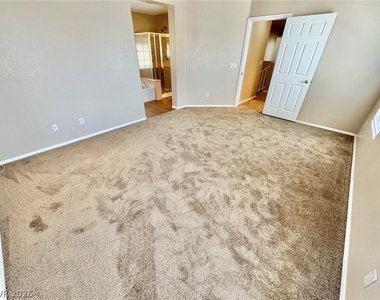 8121 Retriever Avenue - Photo Thumbnail 28