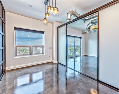 200 Hoover Avenue - Photo Thumbnail 4
