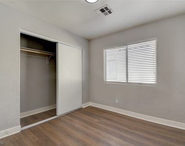 4009 Hidden Oasis Court - Photo Thumbnail 12