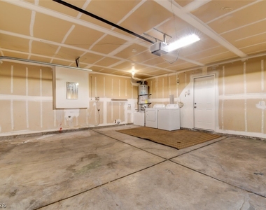 4009 Hidden Oasis Court - Photo Thumbnail 13