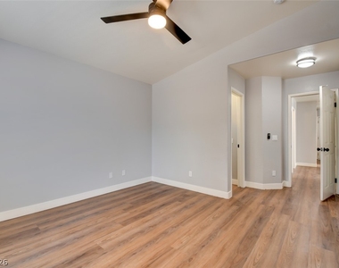 4009 Hidden Oasis Court - Photo Thumbnail 8