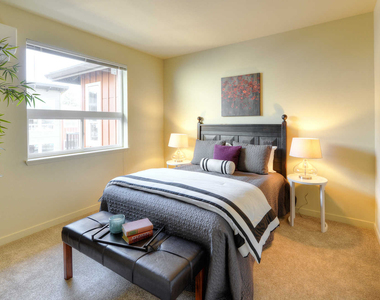 14420 North Creek Drive - Photo Thumbnail 46