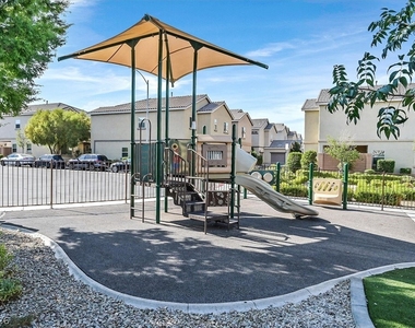 9599 Vega Carpio Avenue - Photo Thumbnail 24