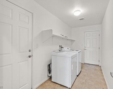 9599 Vega Carpio Avenue - Photo Thumbnail 18