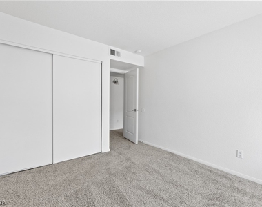 9325 W Desert Inn Road - Photo Thumbnail 12