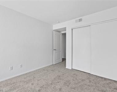9325 W Desert Inn Road - Photo Thumbnail 15