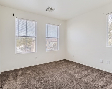 2537 Begonia Valley Avenue - Photo Thumbnail 16