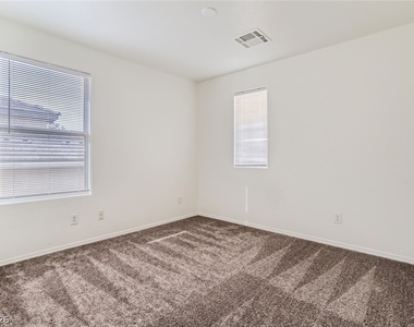 2537 Begonia Valley Avenue - Photo Thumbnail 14