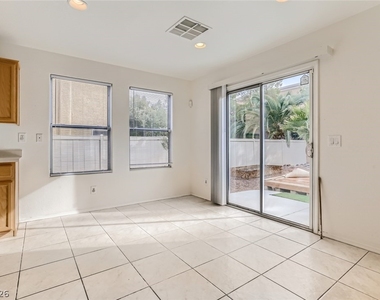 2537 Begonia Valley Avenue - Photo Thumbnail 7