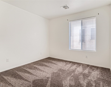 2537 Begonia Valley Avenue - Photo Thumbnail 18