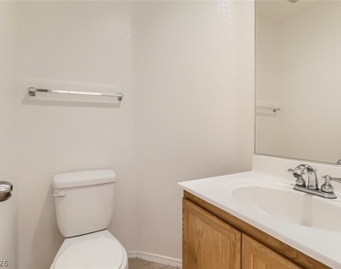 2537 Begonia Valley Avenue - Photo Thumbnail 8