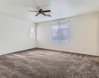 2537 Begonia Valley Avenue - Photo Thumbnail 9