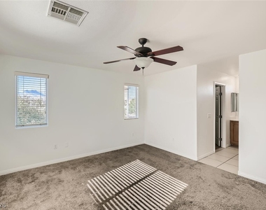 6384 Blue Twilight Court - Photo Thumbnail 14