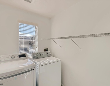 6384 Blue Twilight Court - Photo Thumbnail 21