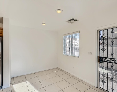 6384 Blue Twilight Court - Photo Thumbnail 11